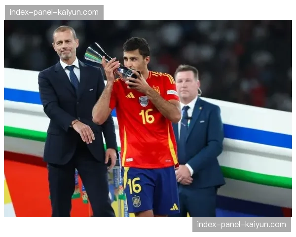 维尼修斯独家专访：谈及在马德里的第七个赛季与对金球奖的展望